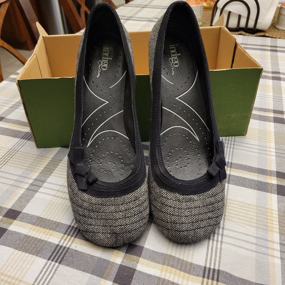 Clark's Indigo - black & white herringbone, women's size 12